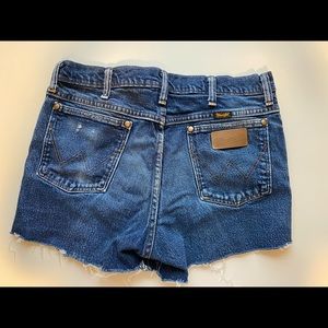 ✨WRANGLER CUT OFFS